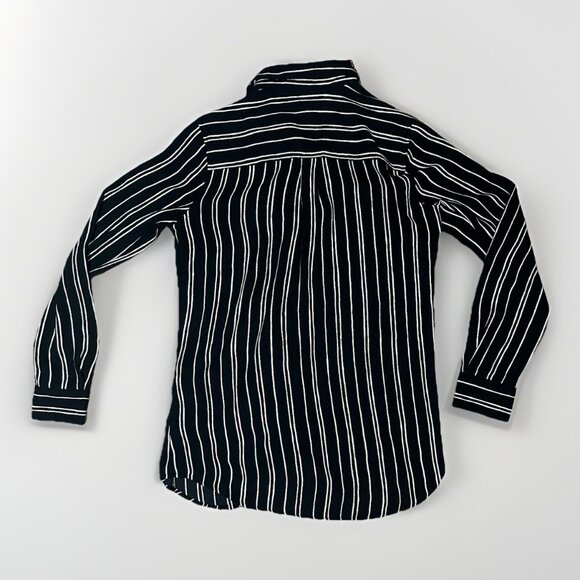 Who What Wear Top Women’s XS Black And White Stripe Button Down Pockets - Picture 10 of 10